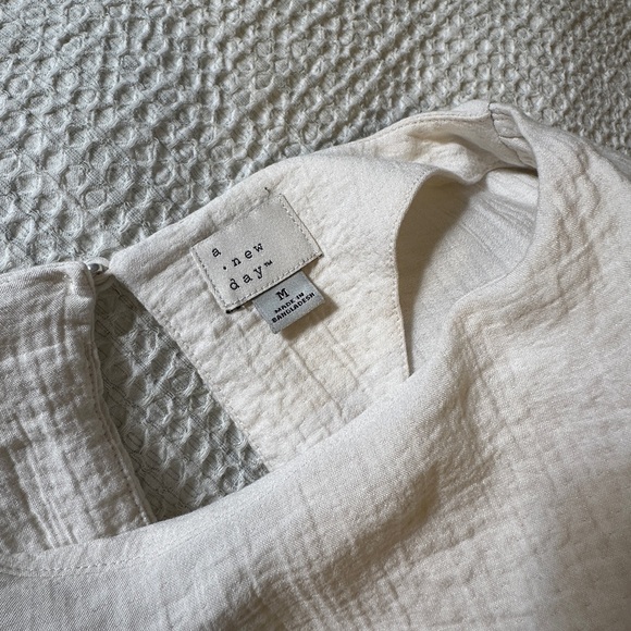 A New Day Sleeveless Crop Top - Picture 9 of 12